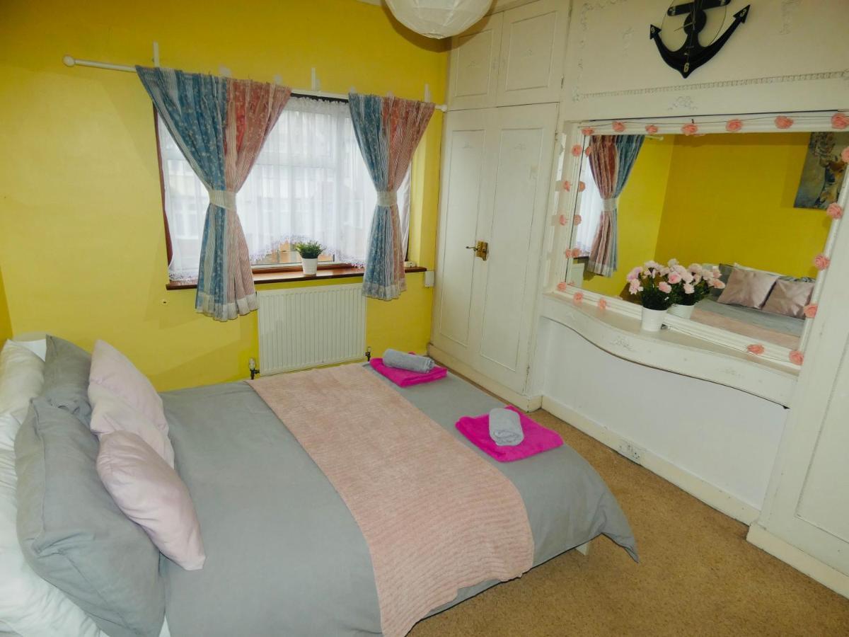 Spacious 3 Bed House With Parking & Good Transport South Norwood Exterior foto